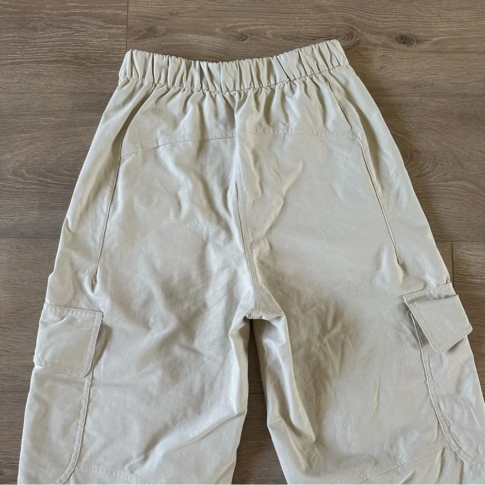 Lululemon Utilitech Cargo Pocket High Rise Pants Light Beige Sz 25